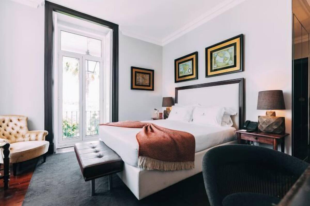 Egyptian cotton sheets, premium bedding, memory-foam beds, minibar