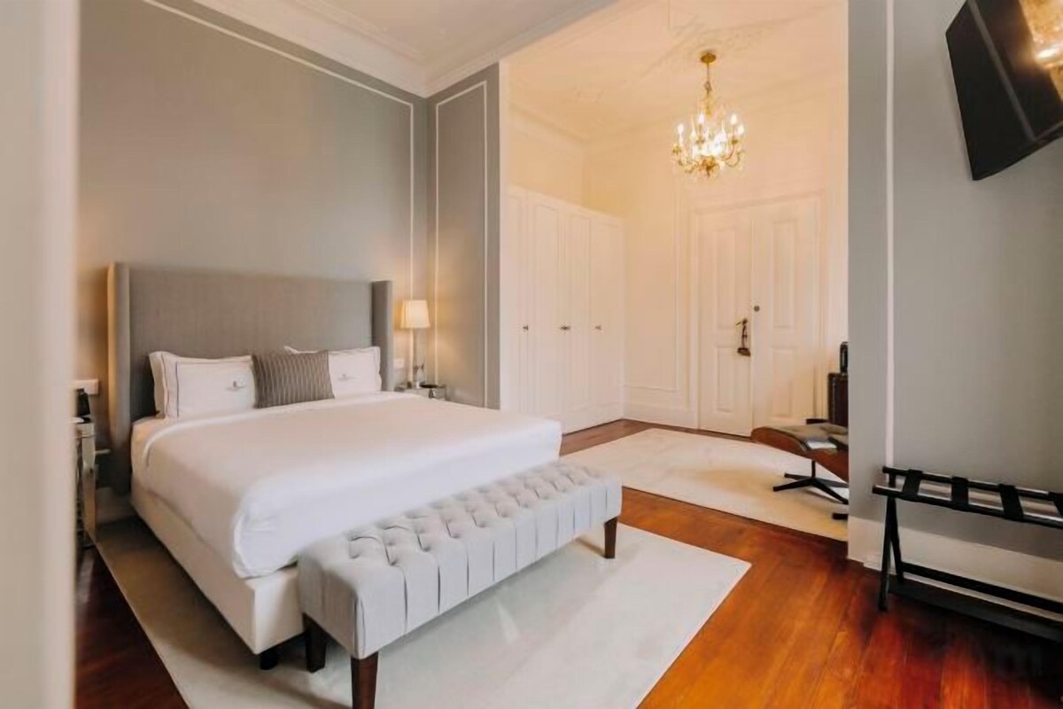 Egyptian cotton sheets, premium bedding, memory-foam beds, minibar