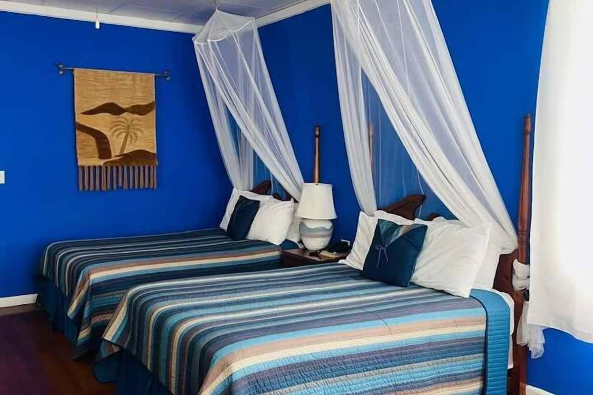 Chambre Deluxe, 2 lits doubles, balcon, vue partielle sur la mer | 1 chambre, literie hypoallergénique, couette en duvet d'oie