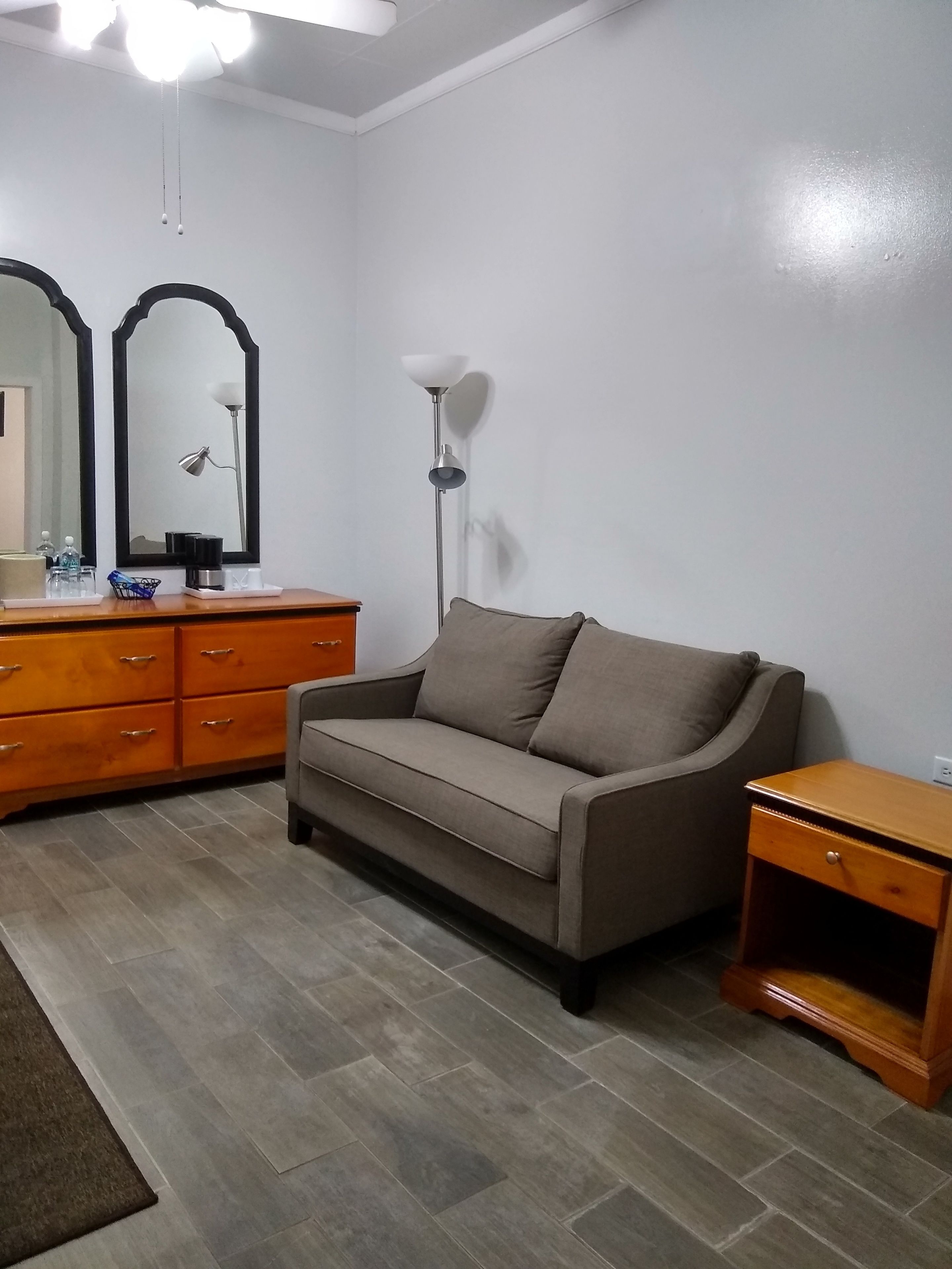 superior room, 1 queen bed, courtyard view | living area | 40-inch smart tv with cable channels, tv, netflix
