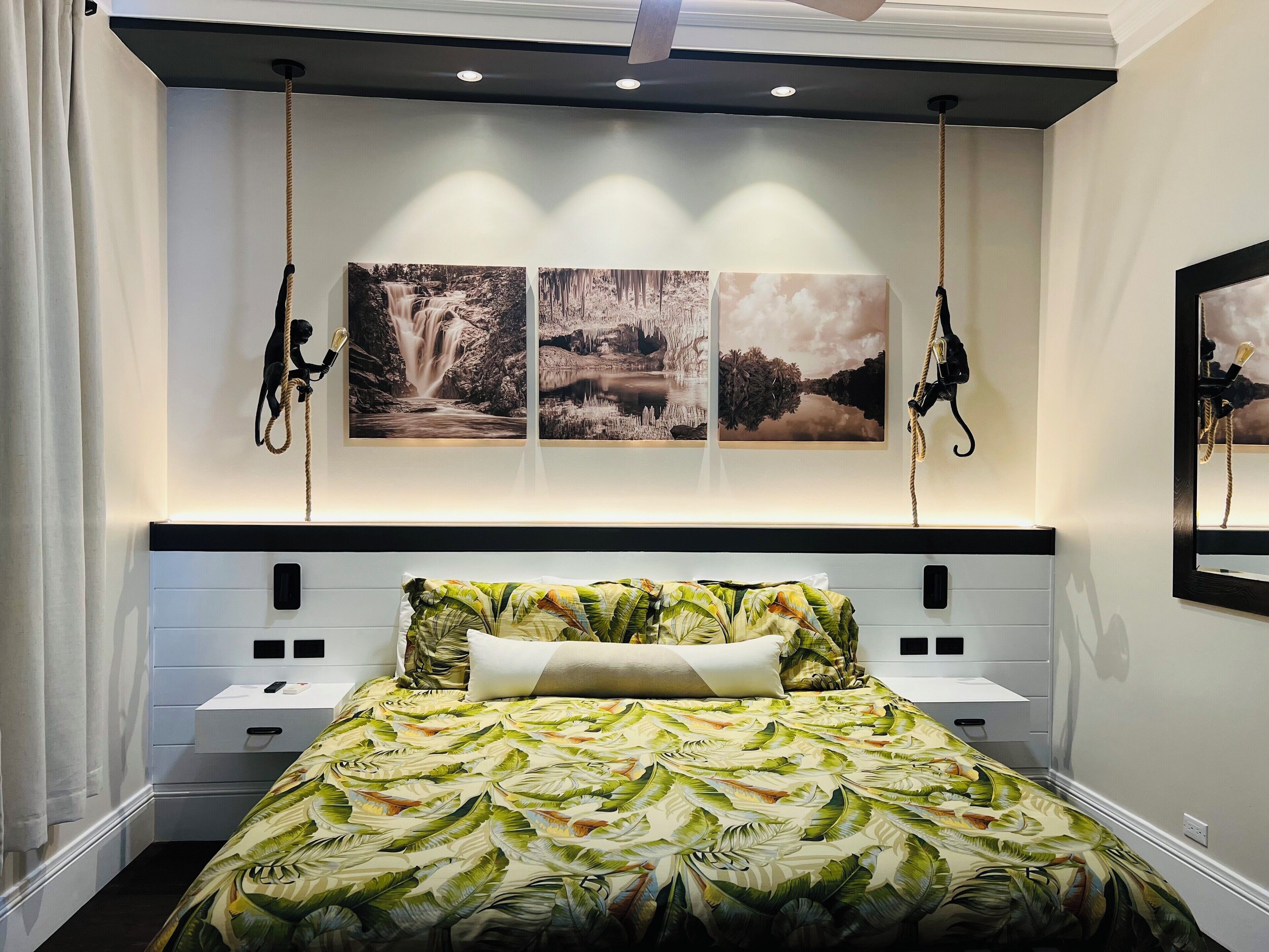 Hypo-allergenic bedding, down comforters, in-room safe