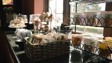 Free daily continental breakfast