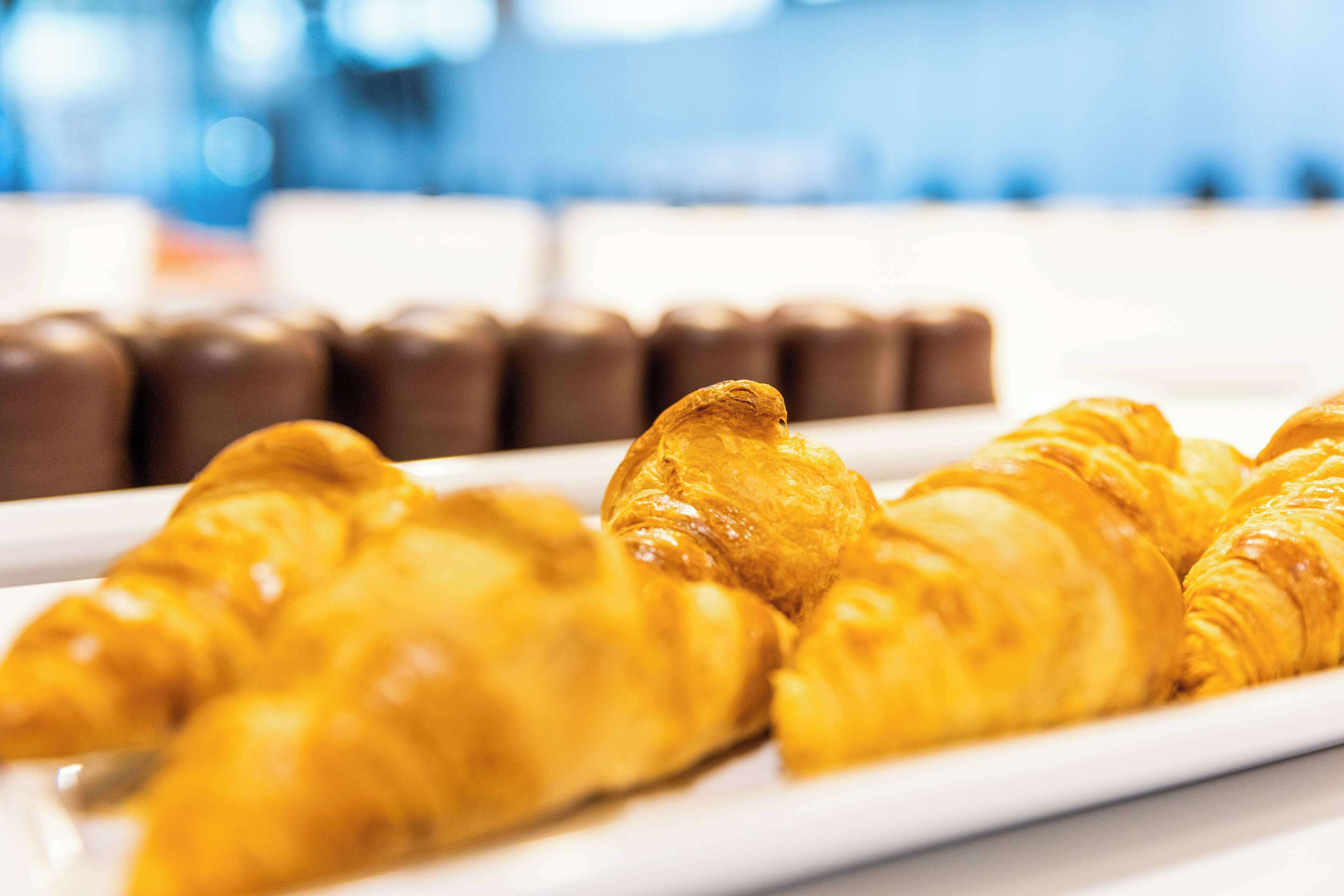 daily buffet breakfast (eur 15.90 per person)