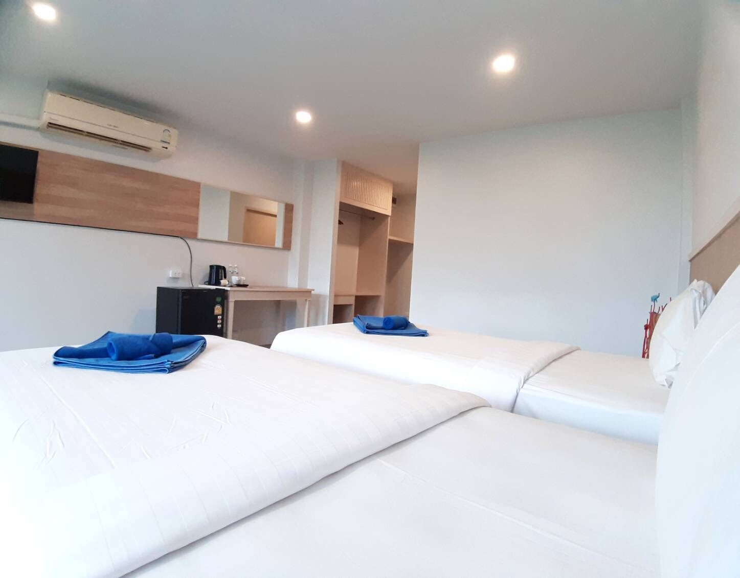 superior garden view room | 1 bedroom, in-room safe, desk, rollaway beds