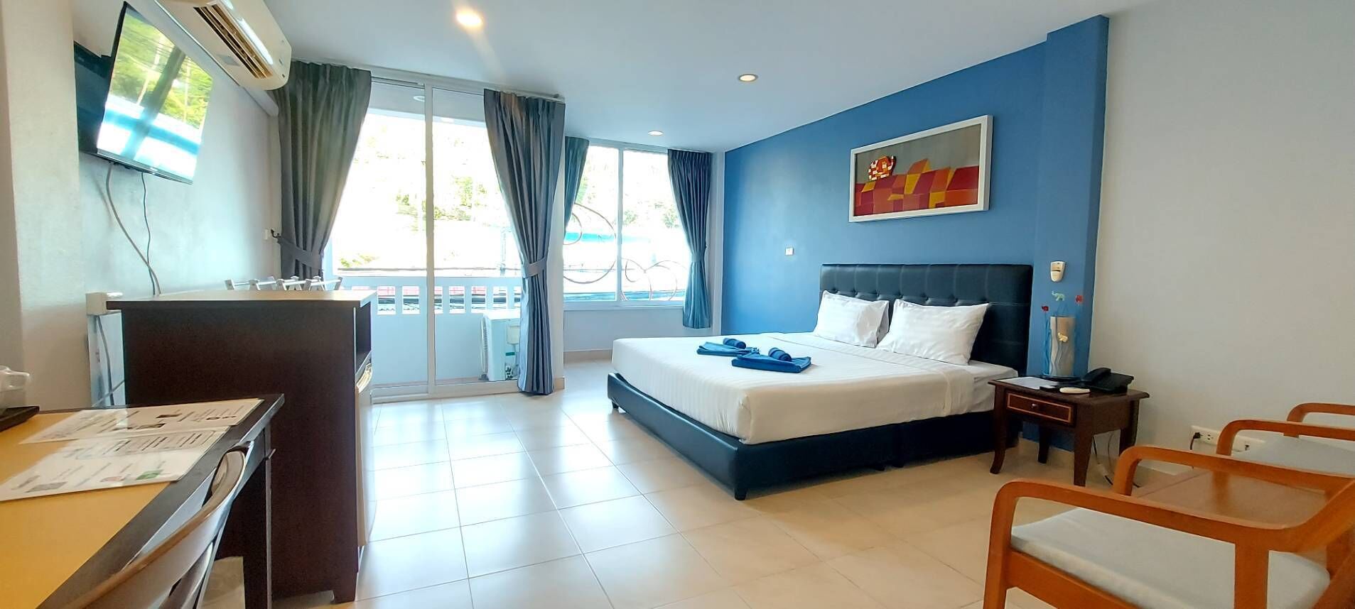 superior basic room | 1 bedroom, in-room safe, desk, rollaway beds