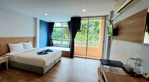 Superior Garden View Room | Caja fuerte, escritorio, camas supletorias y wifi gratis
