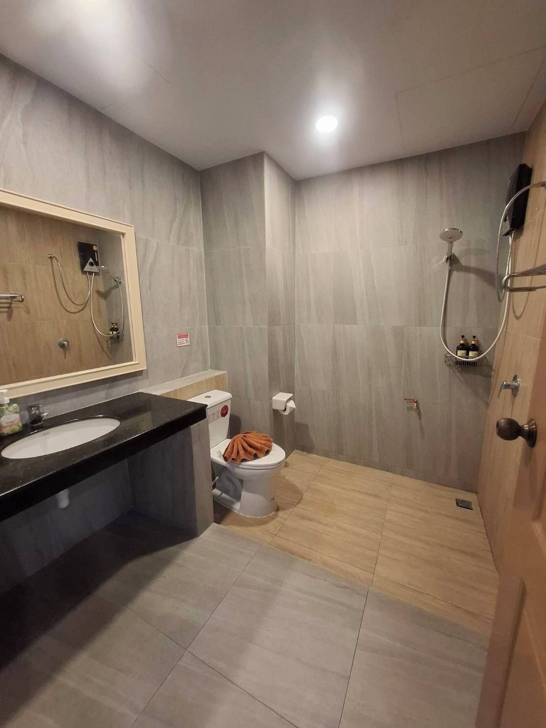 Photo - Karon Living Room   Sha Plus
