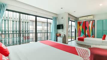 Deluxe Triple Room | In-room safe, free WiFi, bed sheets