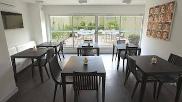 Café da manhã com pratos da culinária local diário (UYU 625 por pessoa)