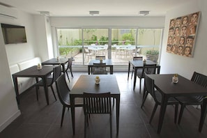 Café da manhã com pratos da culinária local diário (UYU 625 por pessoa)