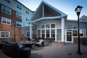 BBQ/picnic Area - Residence Inn Columbus Polaris (Columbus)