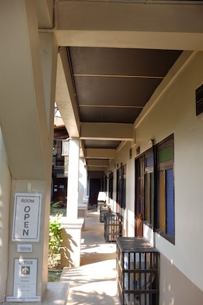 Hallway - Saithong Guesthouse (Chiang Mai)