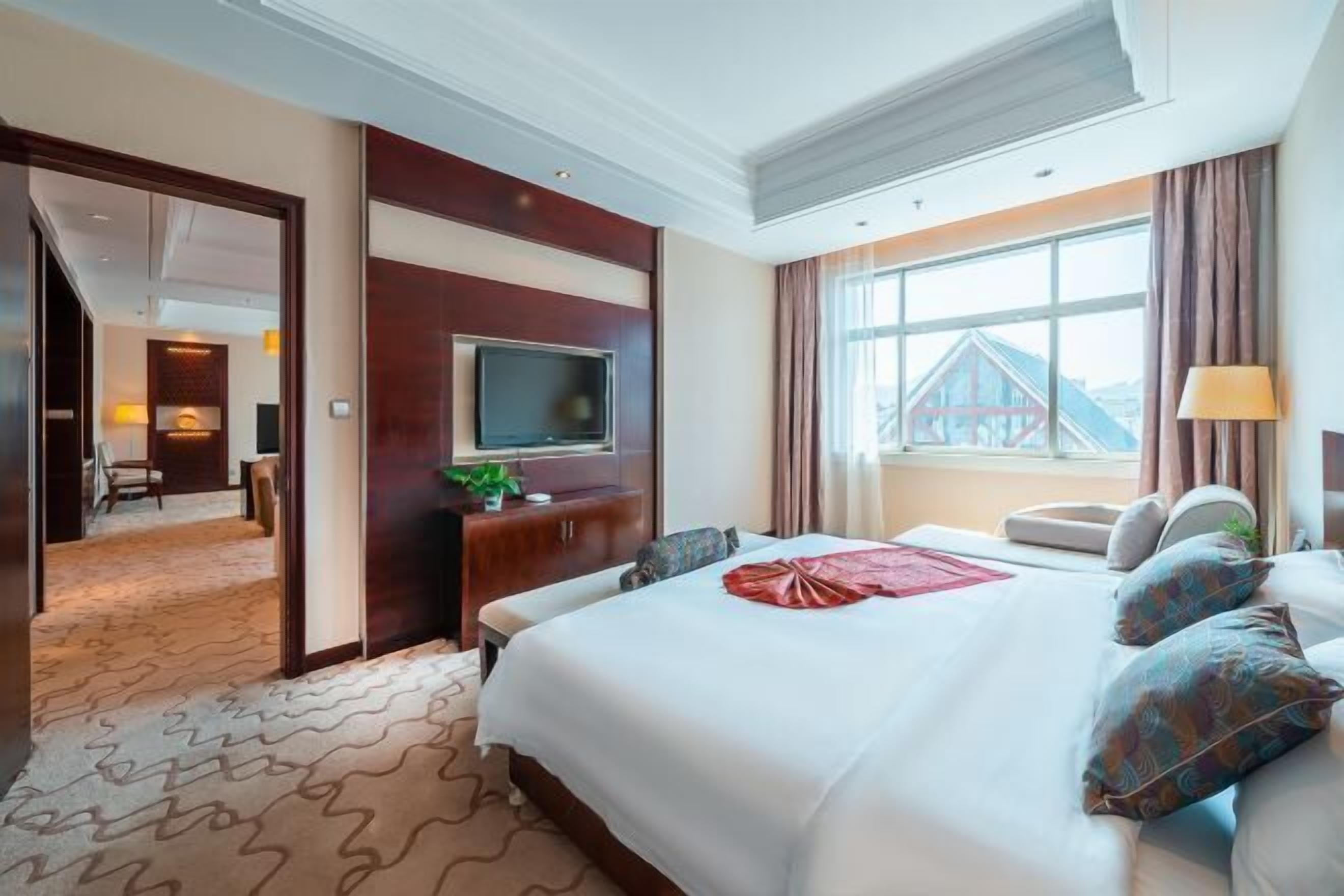 Minibar, két bảo mật tại phòng, bàn, giường gấp/giường phụ (phụ phí) 