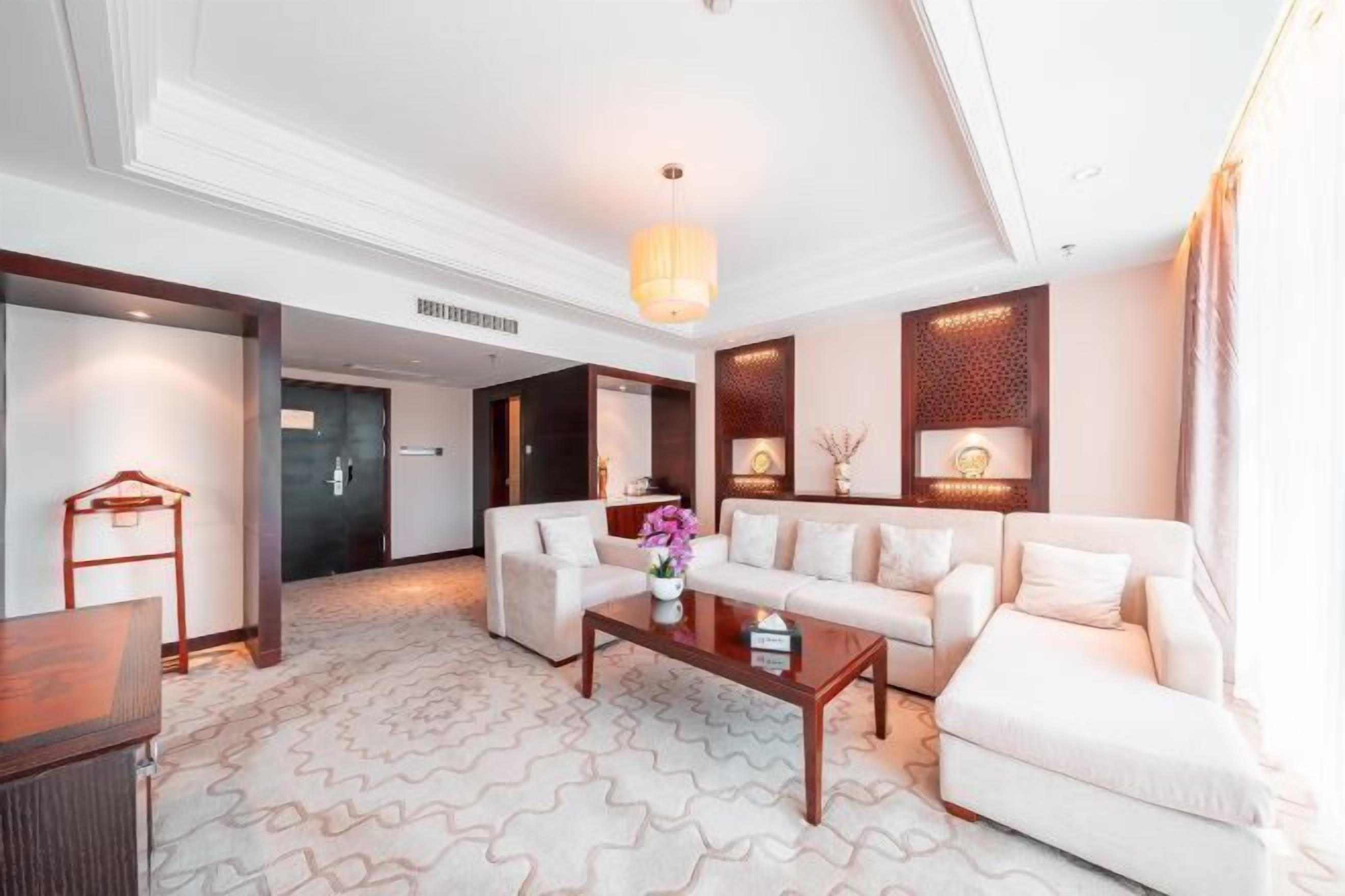 Minibar, in-room safe, desk, rollaway beds