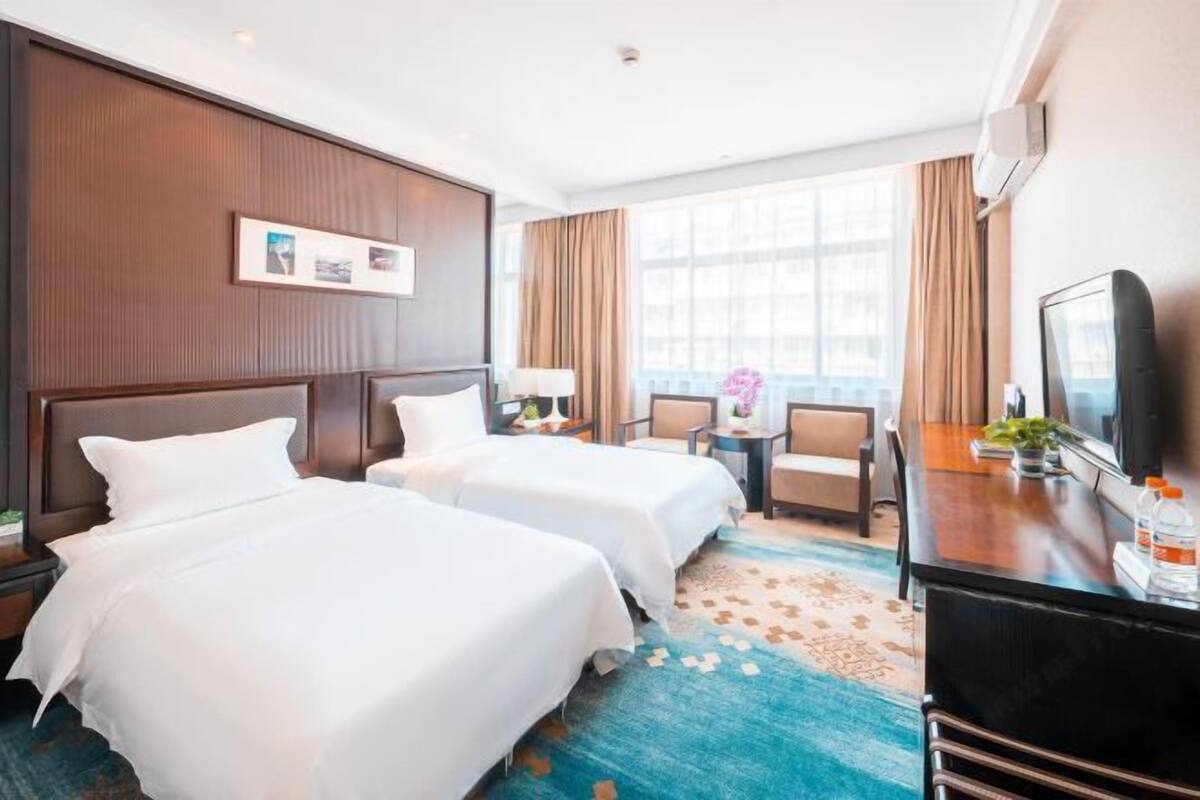 Minibar, in-room safe, desk, rollaway beds