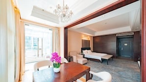 Minibar, in-room safe, desk, rollaway beds (surcharge) - Huangshan Tong Ju Lou Xin 'an banquet hotel (Huangshan)