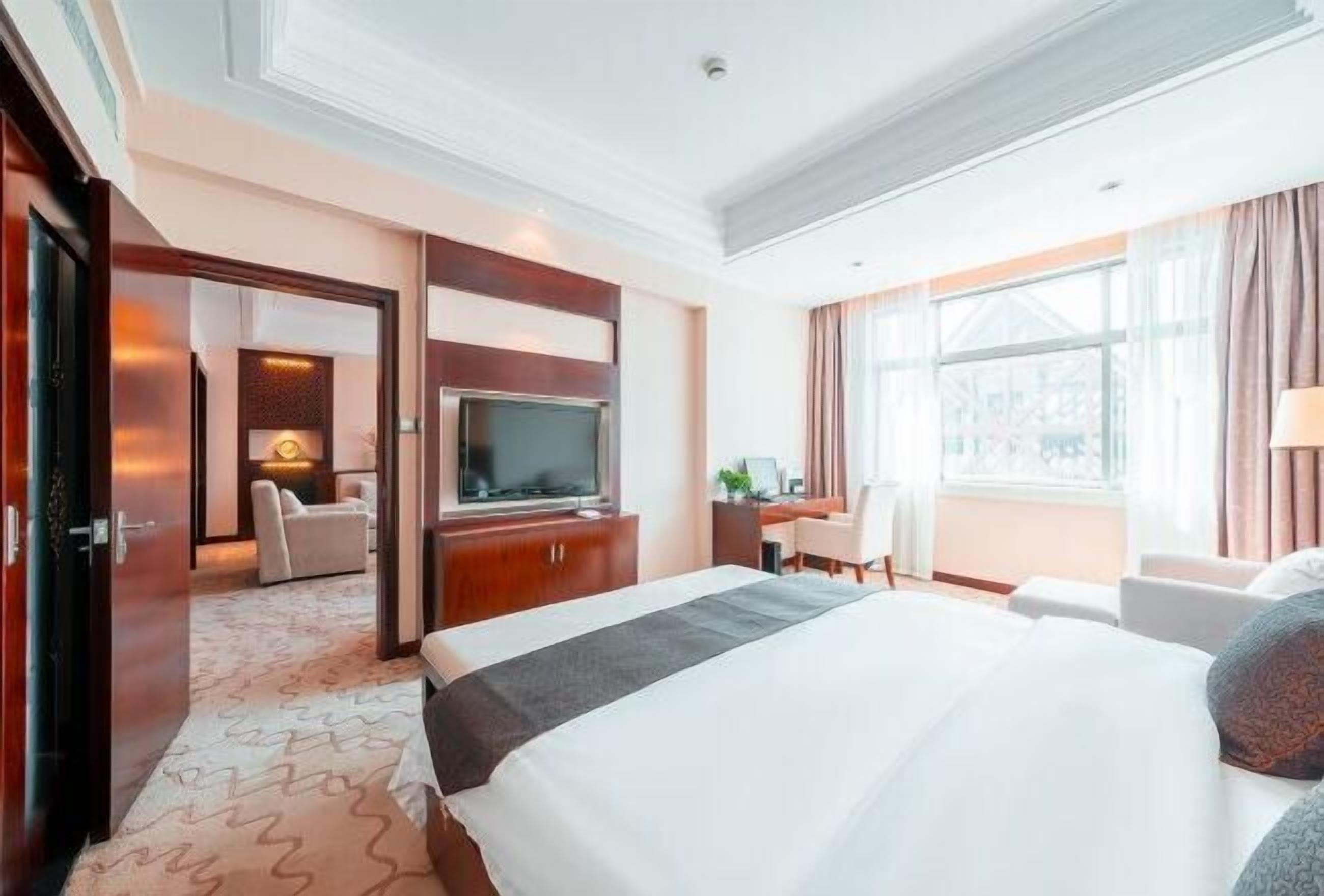 Minibar, in-room safe, desk, rollaway beds