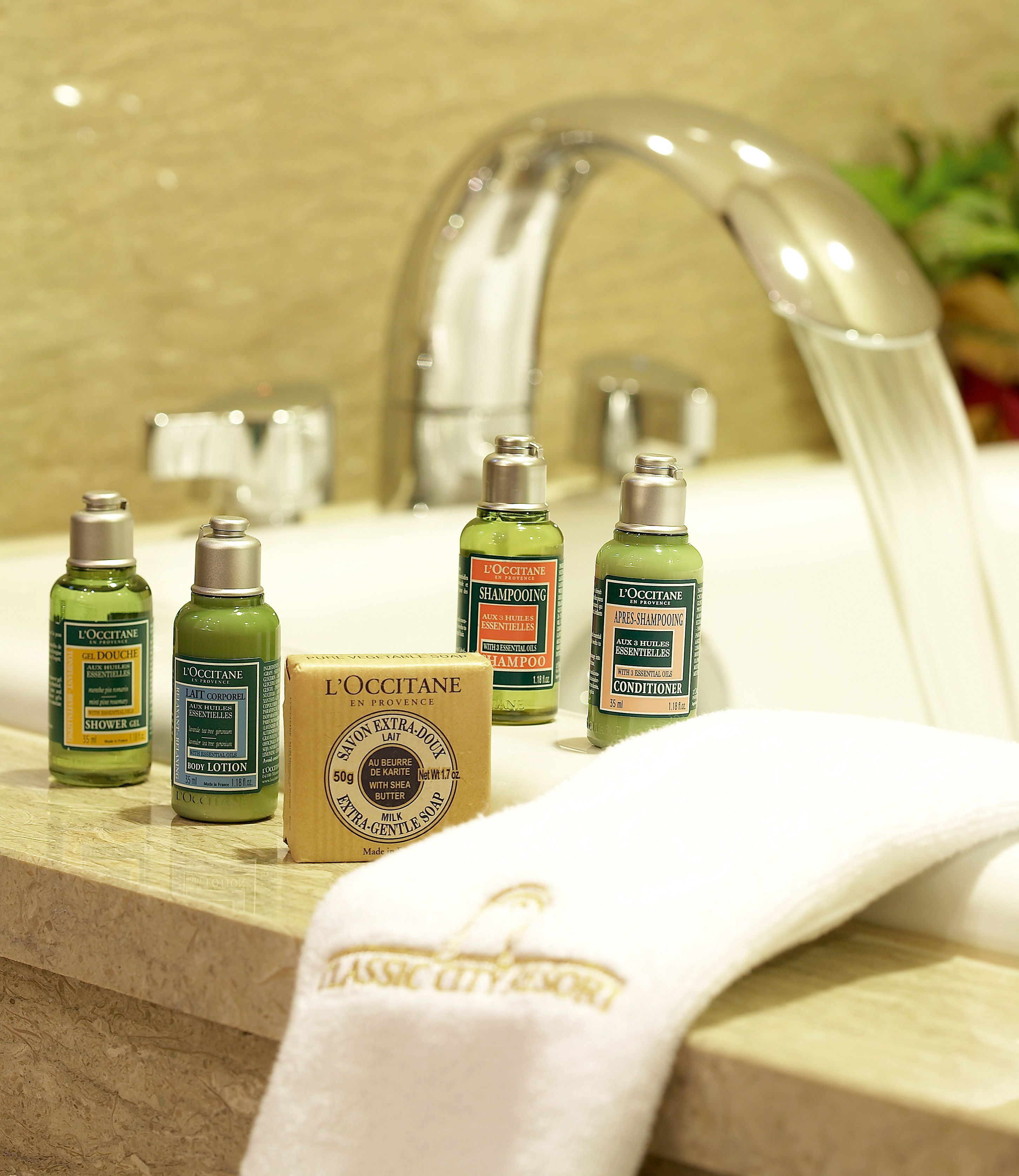 elite suite | minibar, desk, soundproofing, free wifi