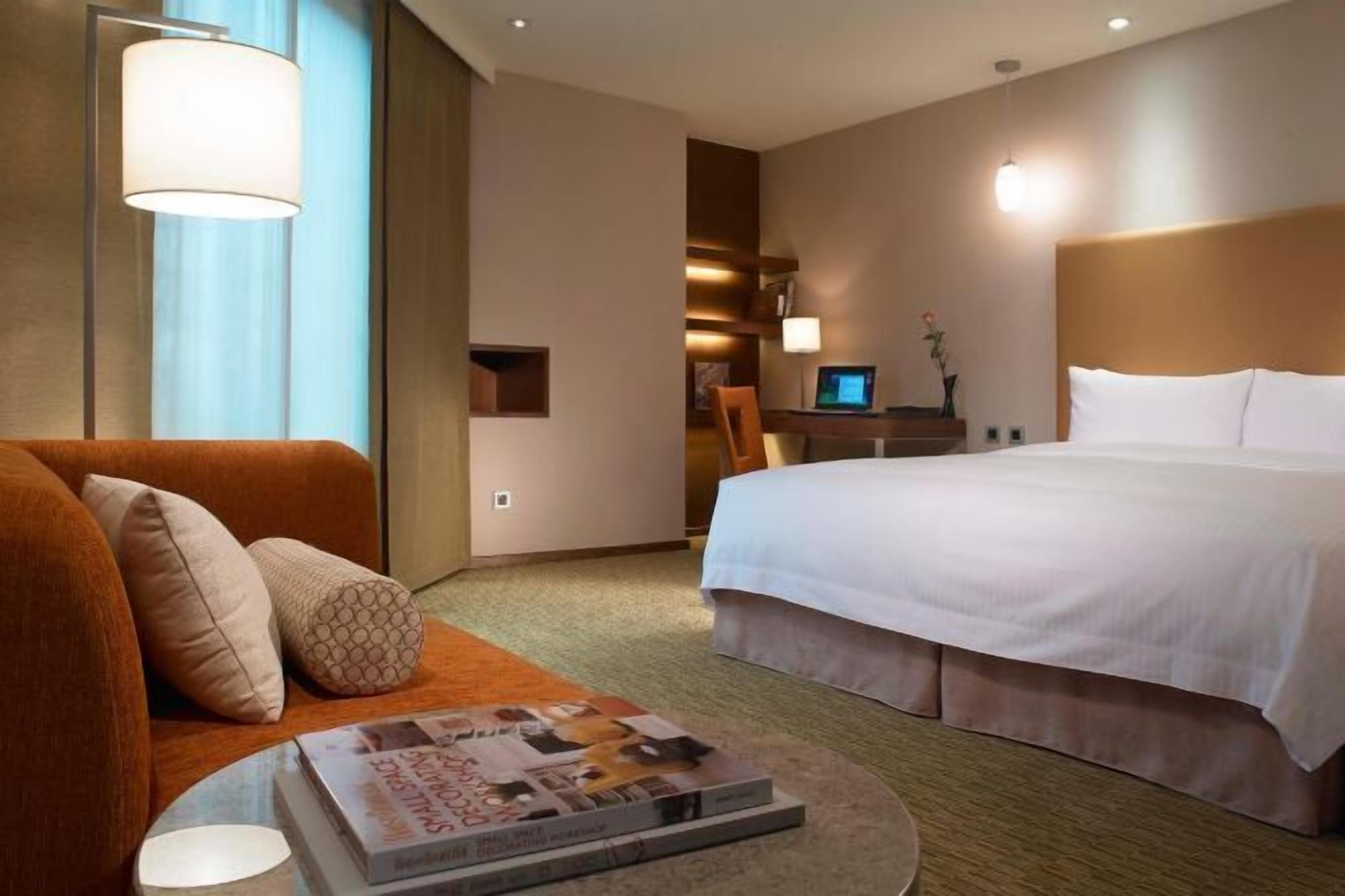 Minibar, desk, soundproofing, free WiFi