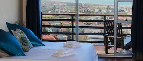 Cape Blue | Premium bedding, in-room safe, individually decorated, desk