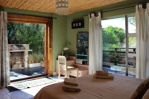 Habitación doble (Lucerne Blue) | Ropa de cama de alta calidad, caja fuerte, decoración individual