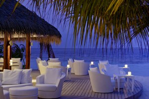 Bar (on property) - Kandolhu Maldives (Kandolhu)