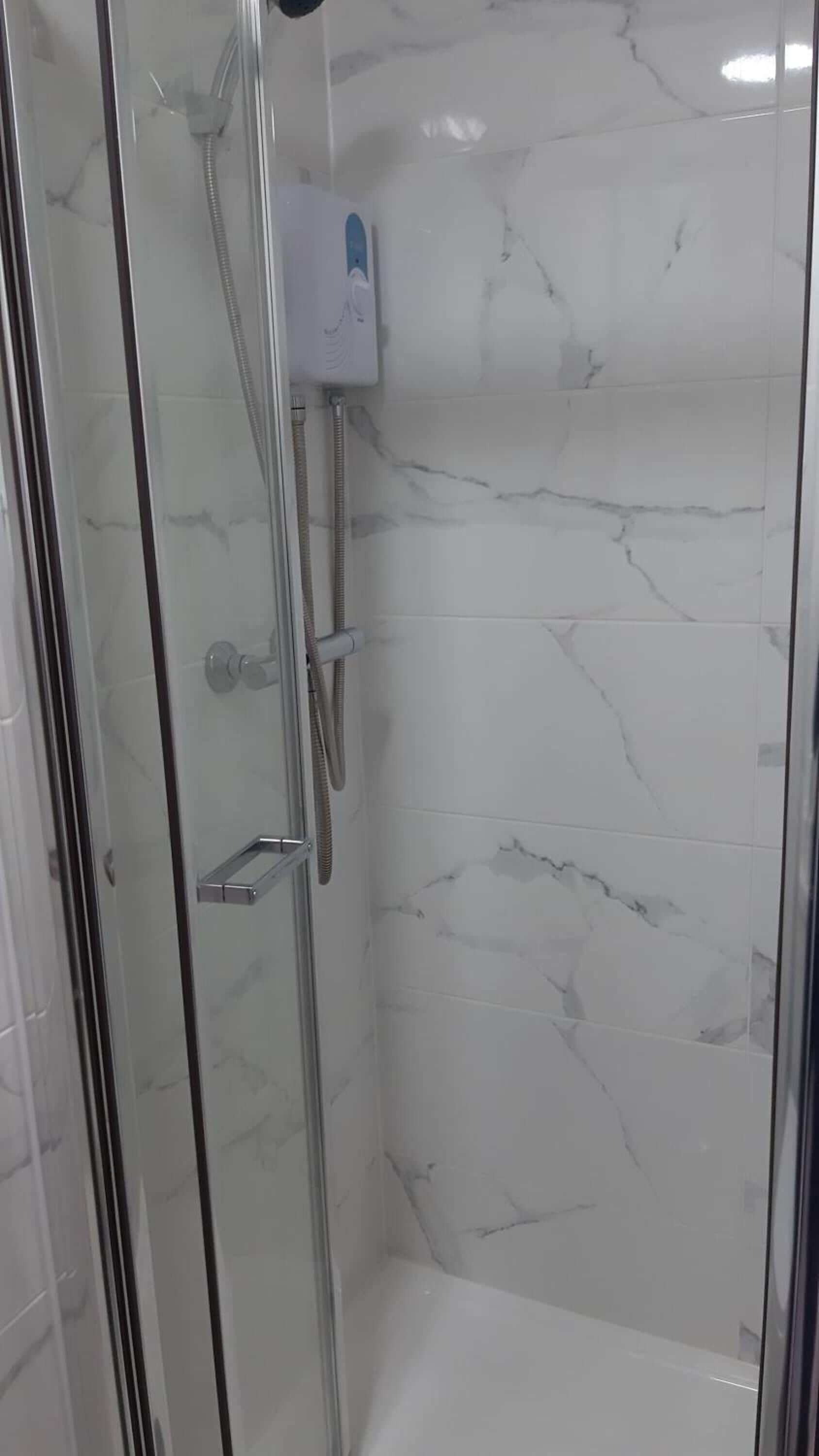 淋浴设施、毛巾