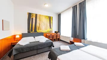 Standard Quadruple Room | Desk, blackout curtains, free WiFi, bed sheets