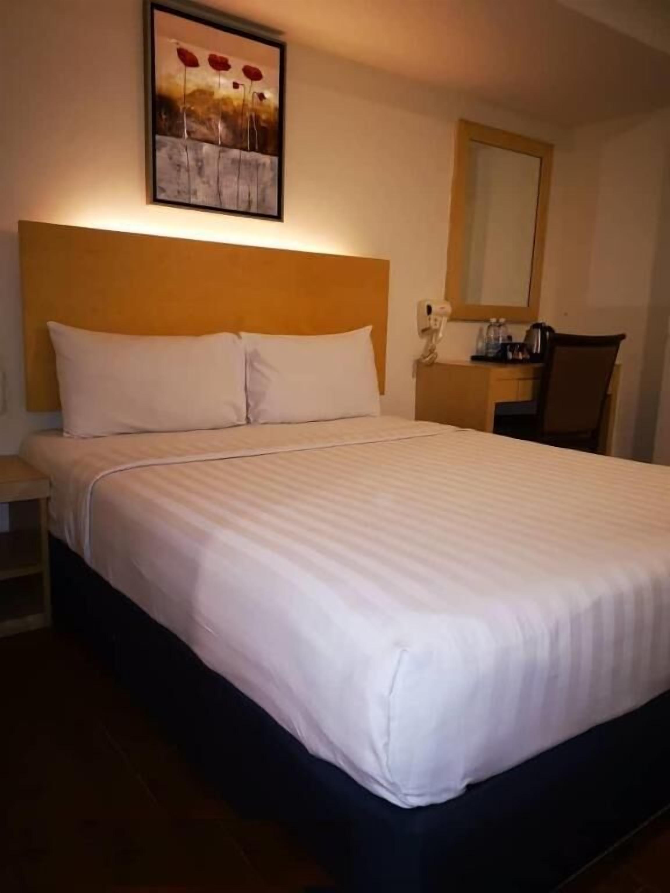 In-room safe, laptop workspace, blackout curtains, iron/ironing board