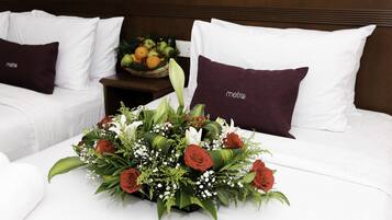 In-room safe, laptop workspace, blackout drapes, iron/ironing board