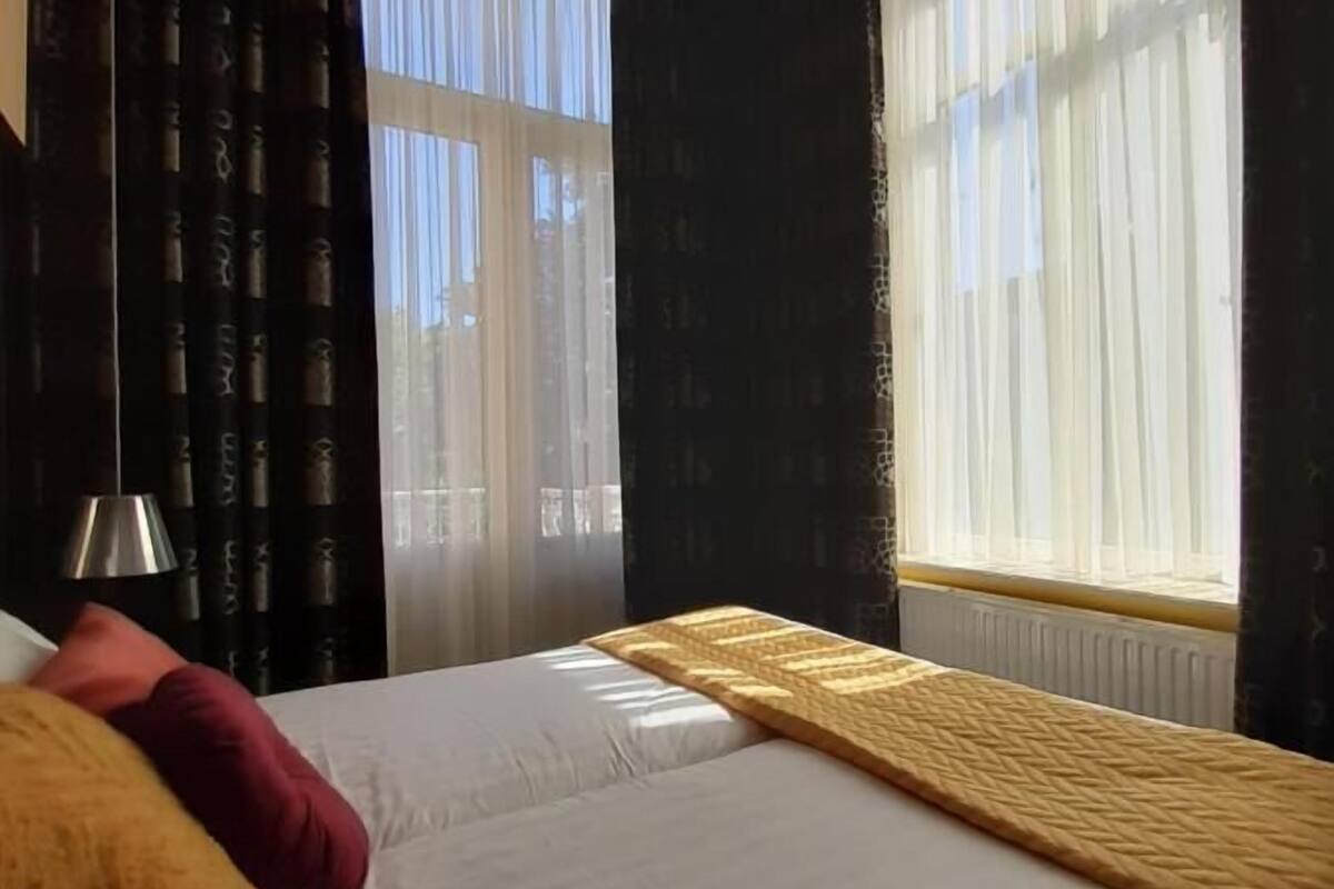 1 bedroom, premium bedding, down duvets, memory-foam beds