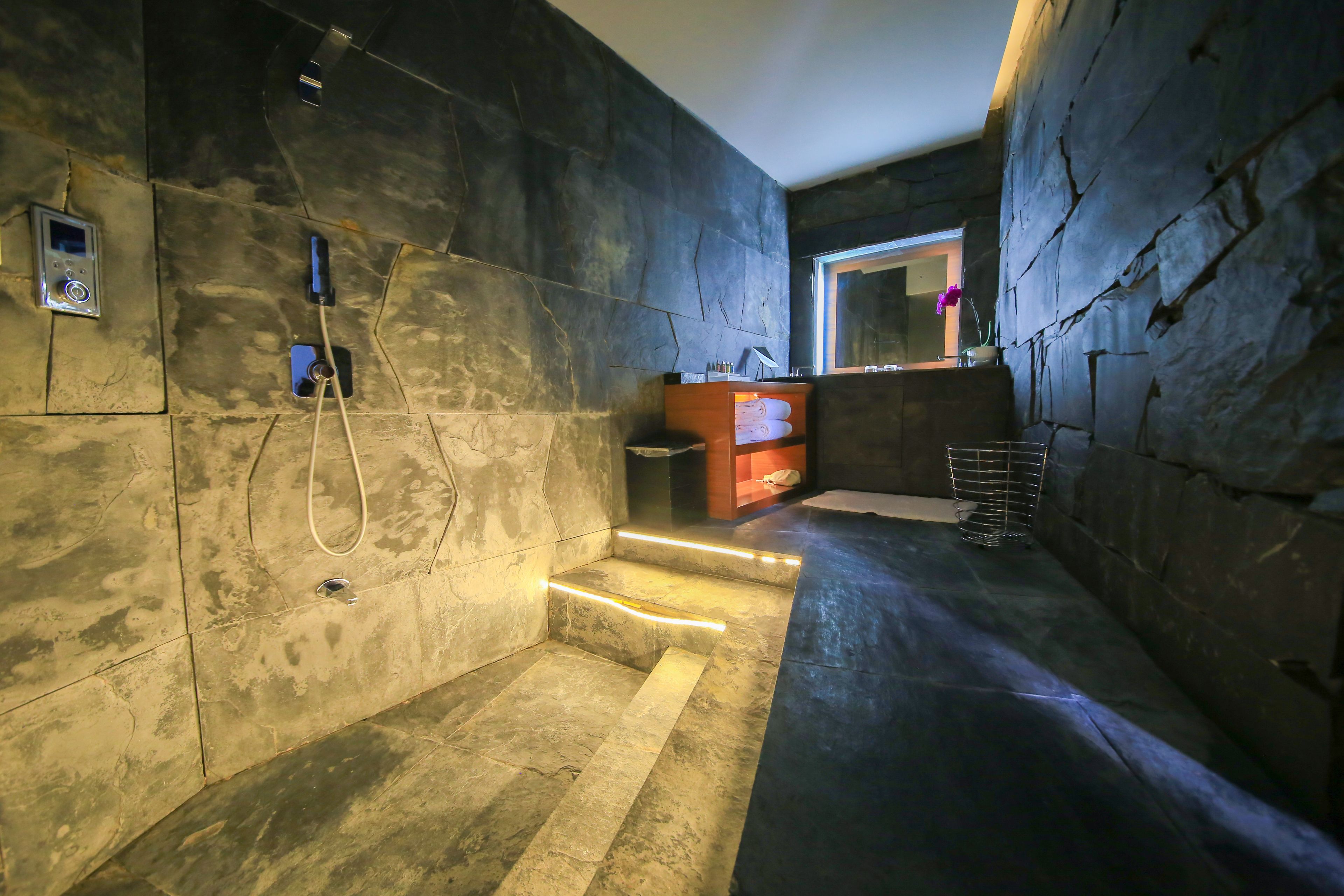 彩虹套房 | 浴室淋浴間