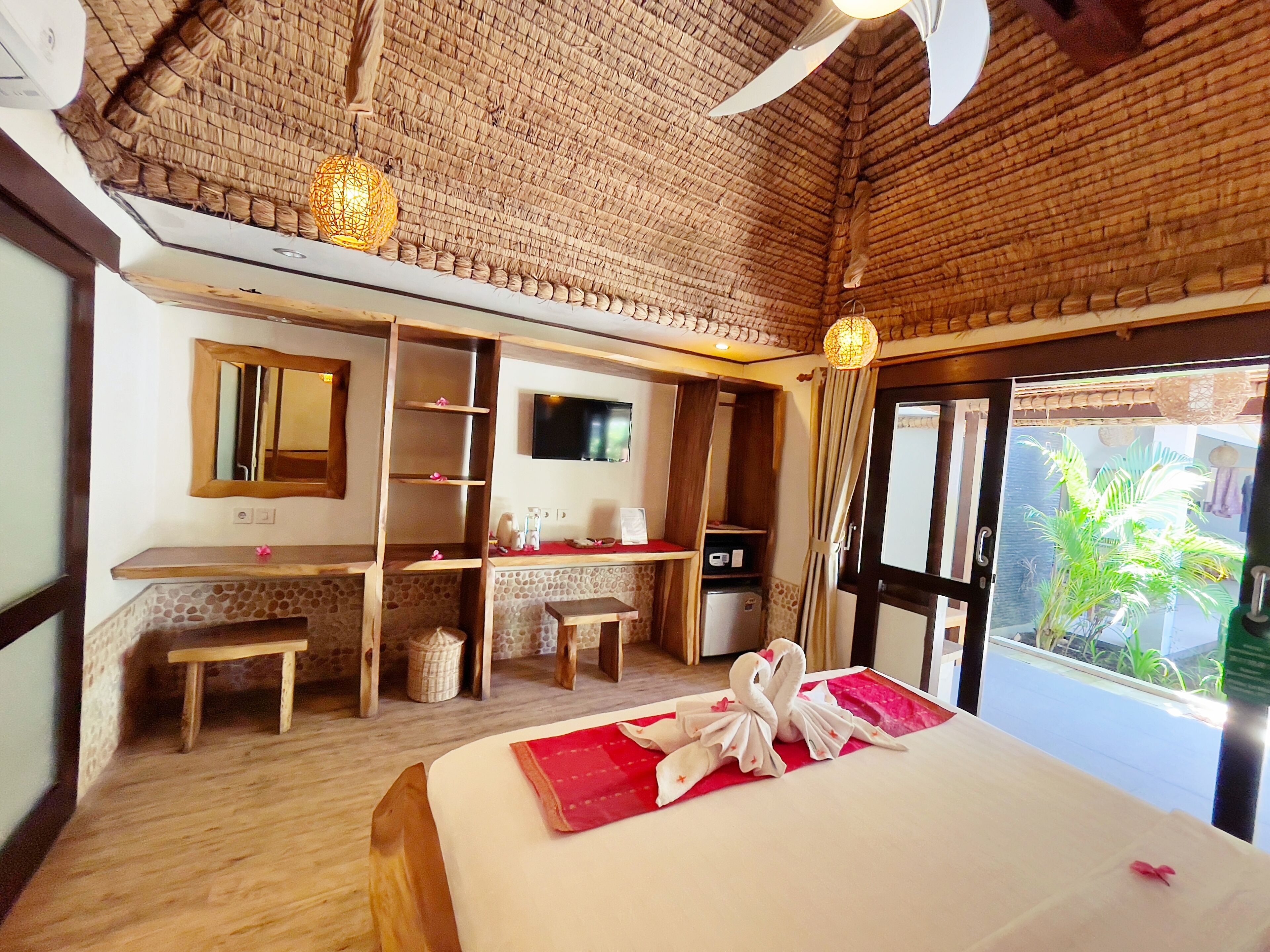 premium deluxe king room | premium bedding, minibar, in-room safe, desk