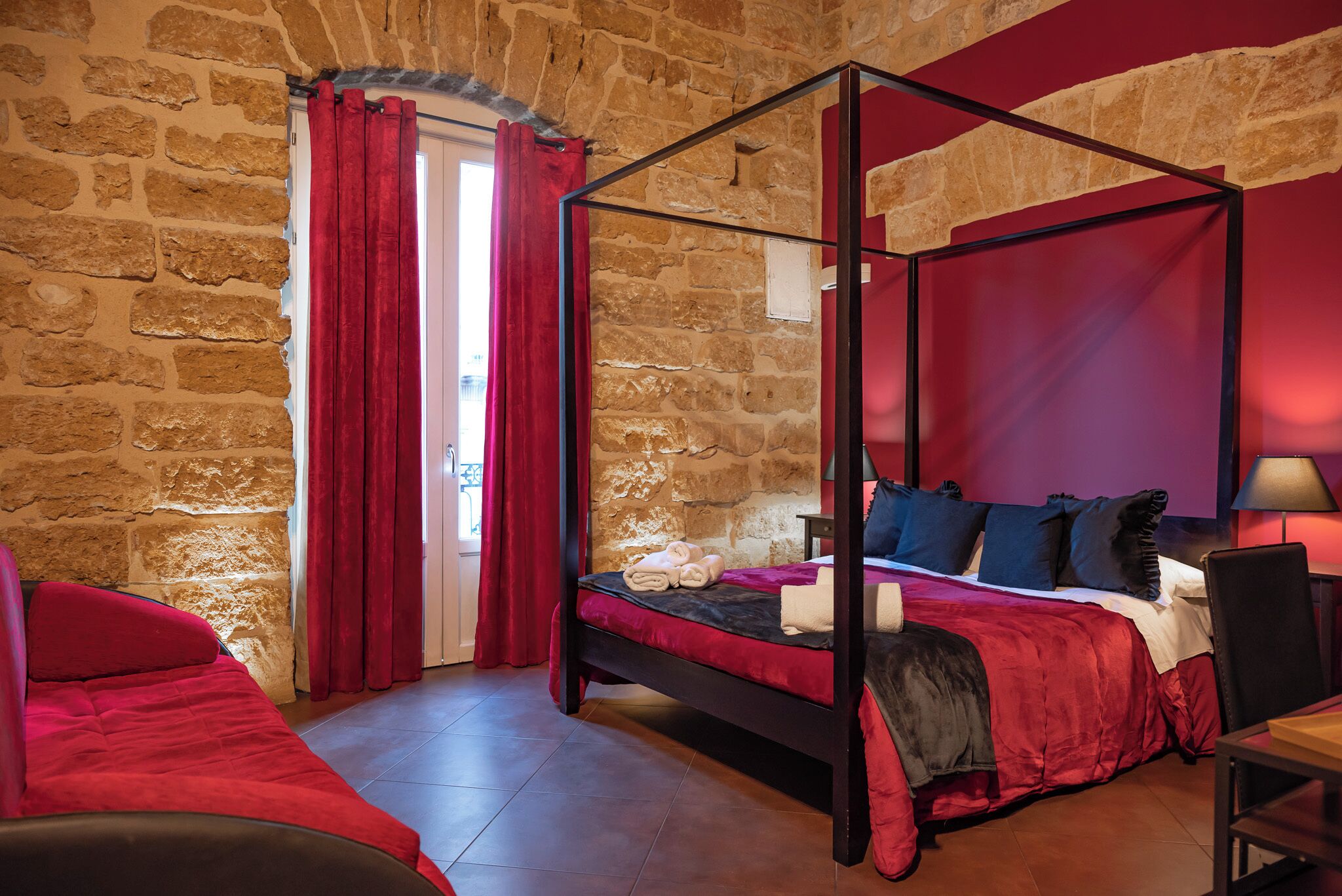 奢華雙人房, 1 張標準雙人床, 按摩浴缸, 城市景觀 | 高級寢具、迷你吧、獨特裝潢、布置獨特