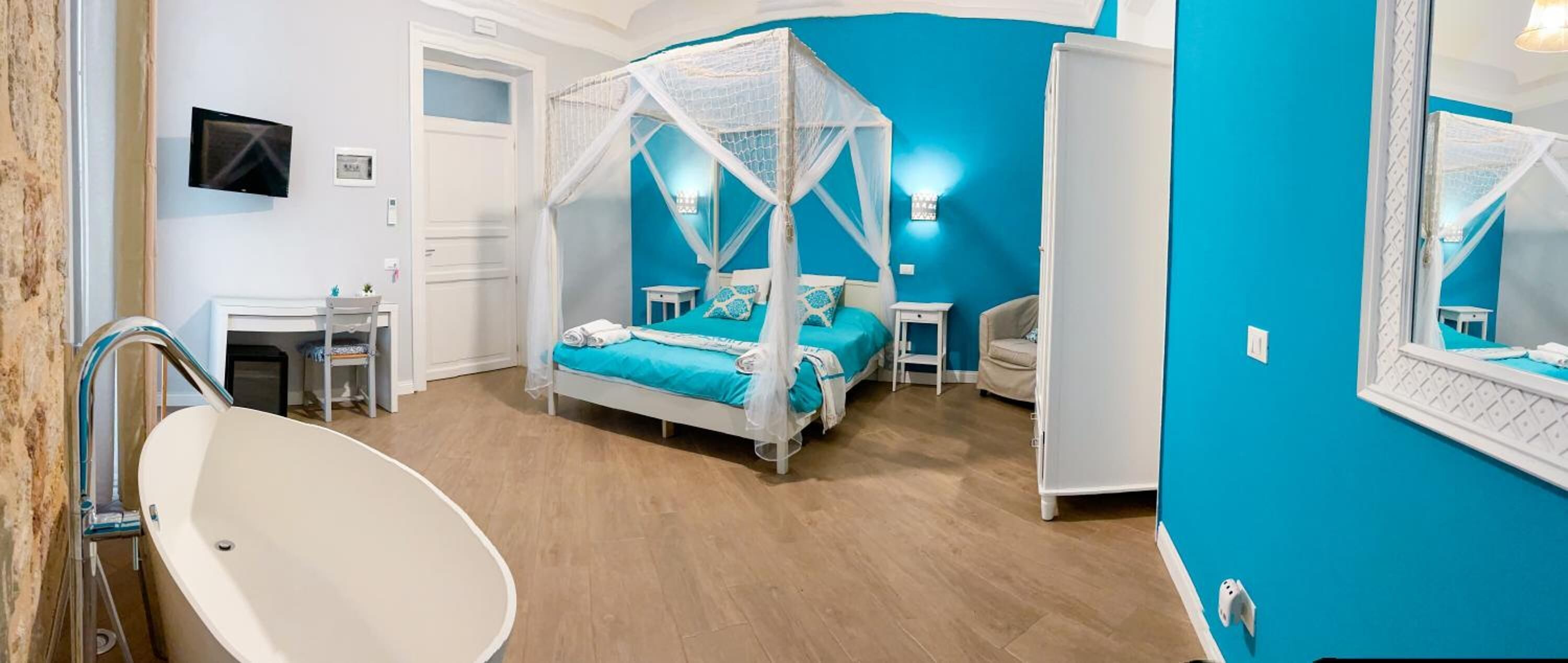 Ropa de cama de alta calidad, minibar, decoración individual