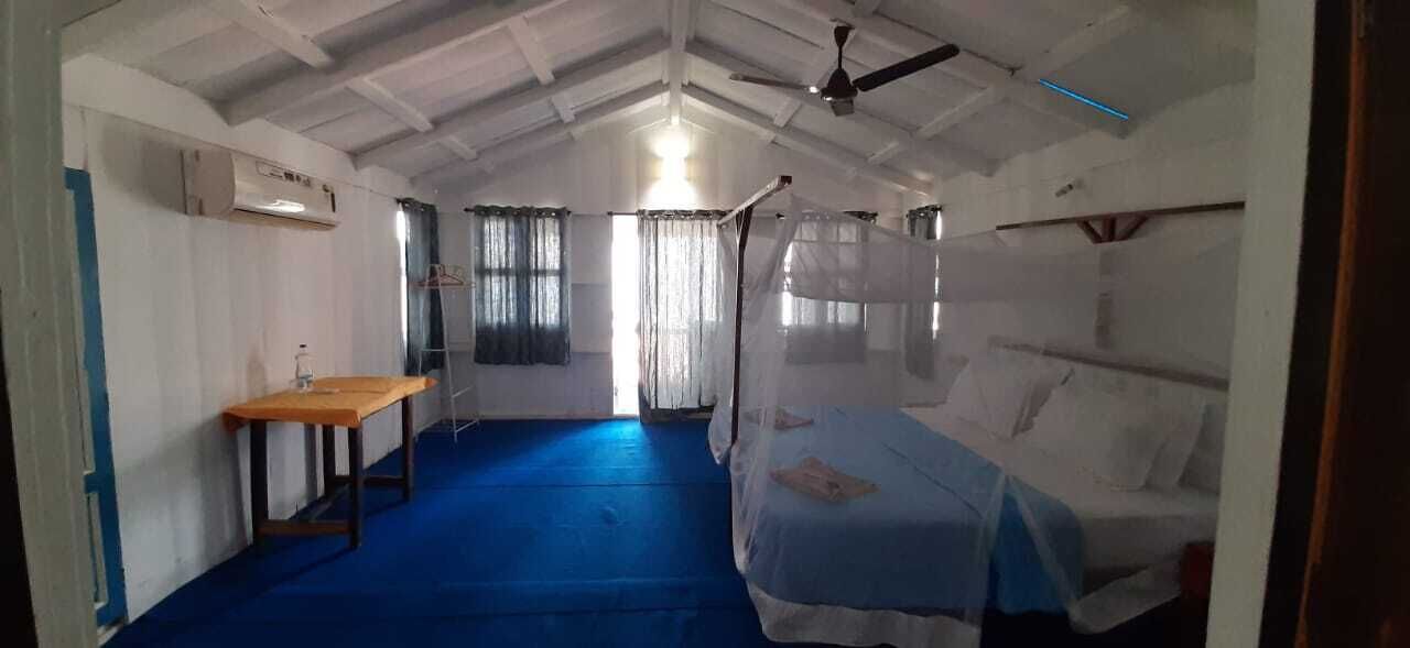 desk, iron/ironing board, rollaway beds, wifi