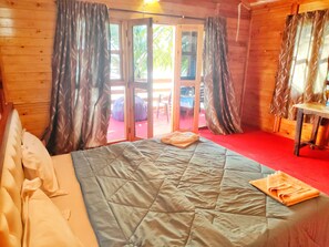 Deluxe AC Sea Facing High Rise Hut | Schreibtisch, Bügeleisen/Bügelbrett, Zustellbetten, WLAN