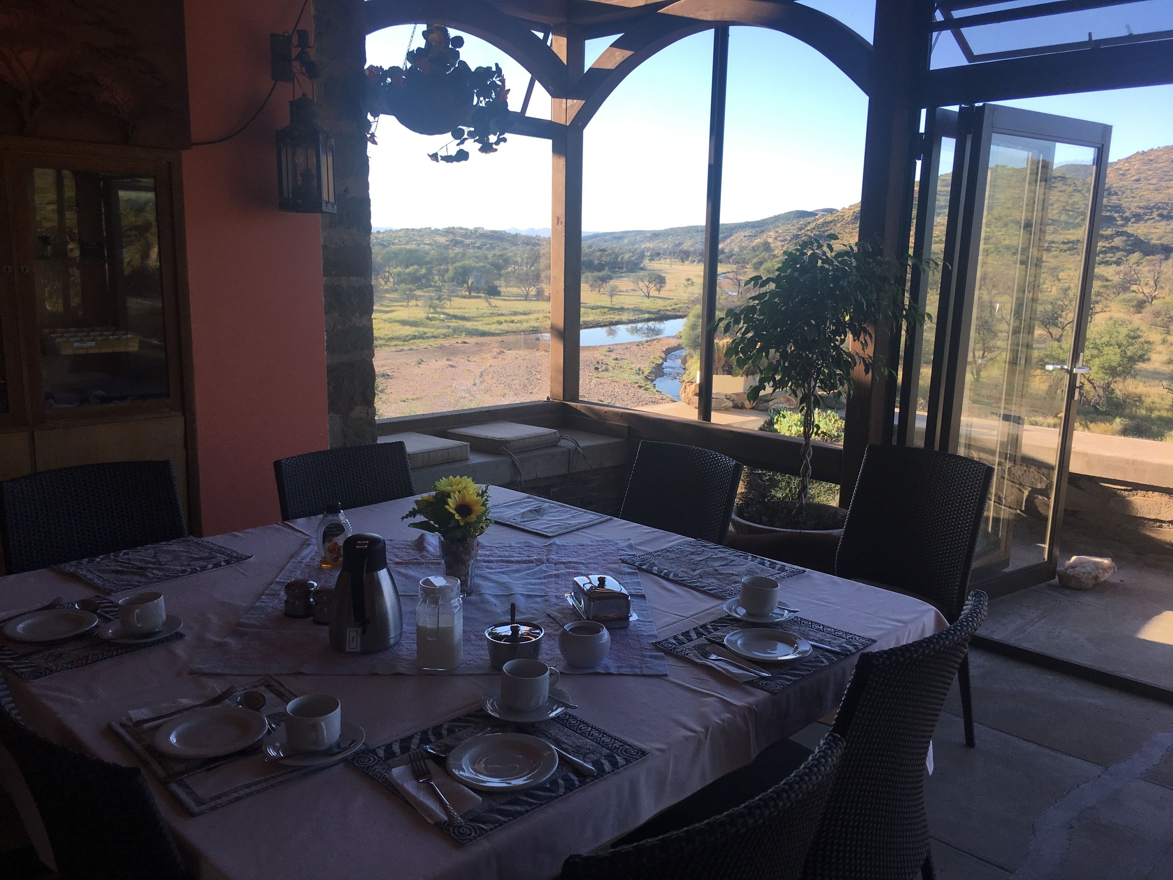 Petit déjeuner buffet servi tous les jours en supplément