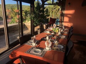 Petit déjeuner buffet (278 NAD par personne)