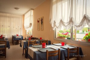 Petit déjeuner buffet compris tous les jours