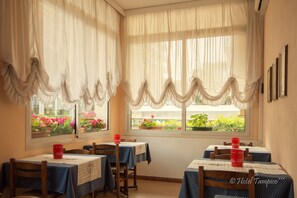 Desayuno buffet incluido todos los días
