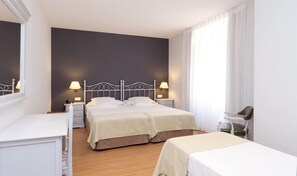Cofres nos quartos, Wi-Fi de cortesia, roupa de cama