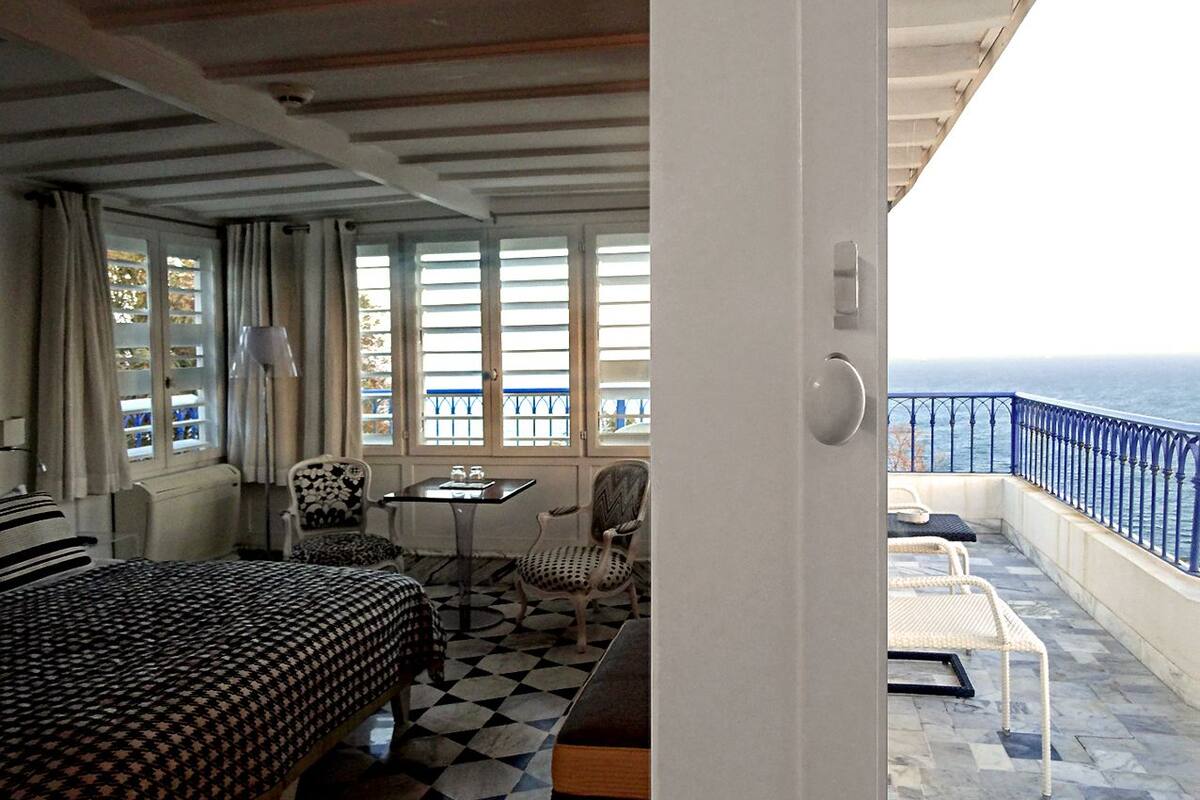 junior suite (deluxe) | egyptian cotton sheets, premium bedding, down duvets, pillow-top beds