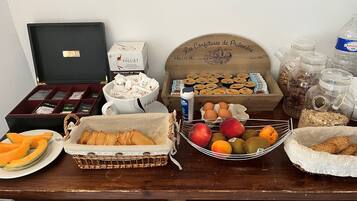 Desayuno buffet (EUR 12 por persona)