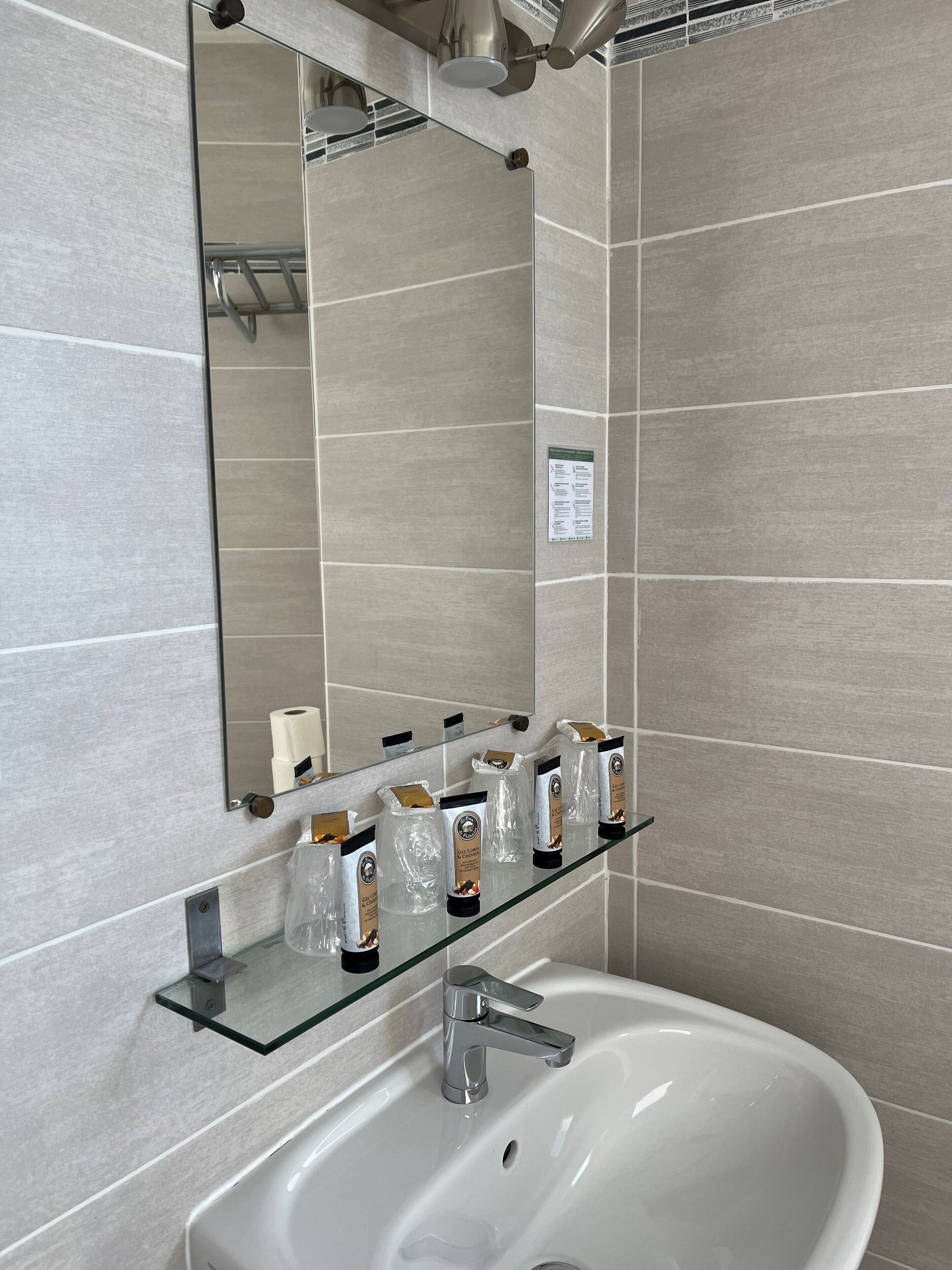 standard quadruple room | bathroom | free toiletries, hair dryer, towels