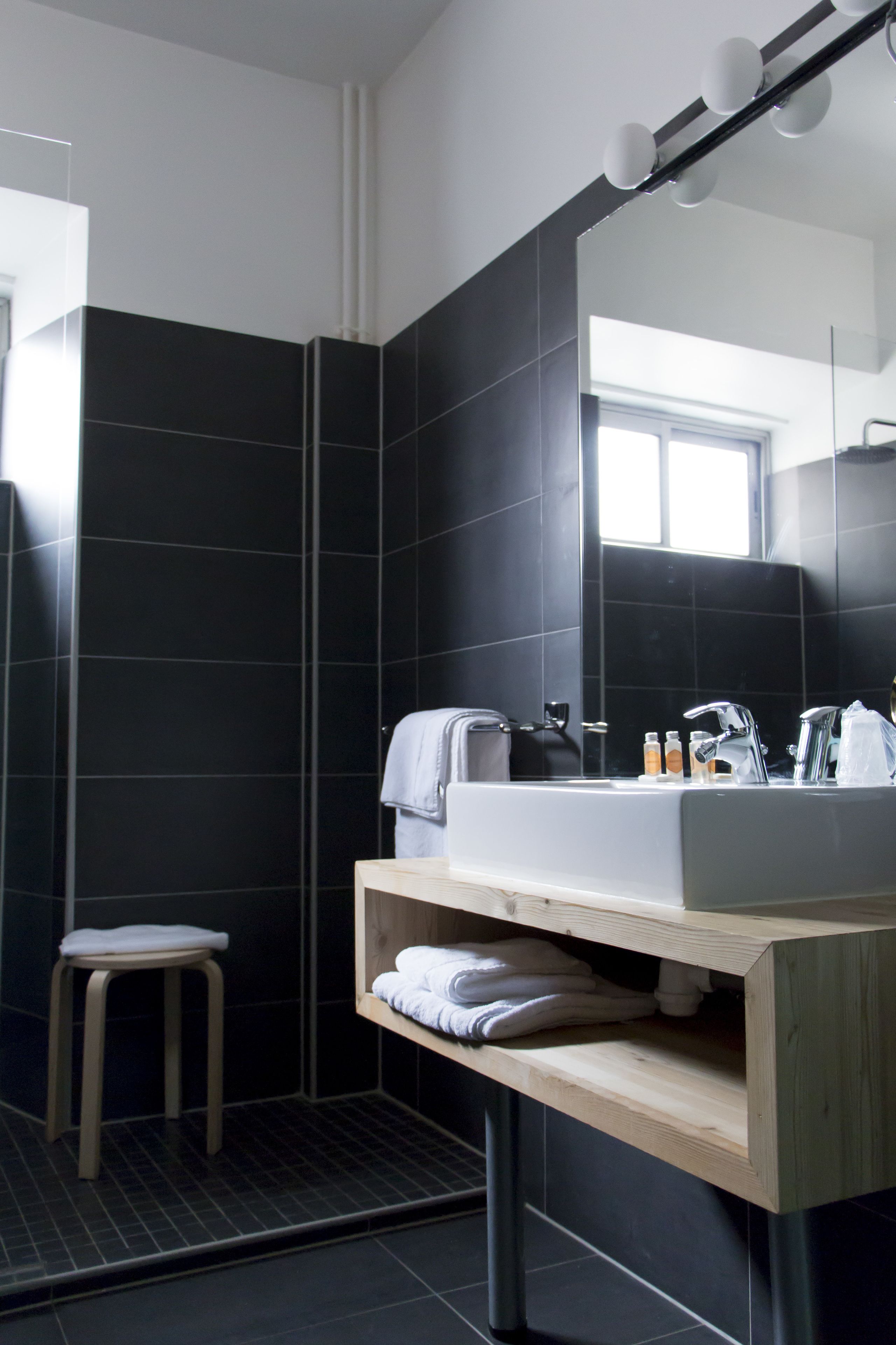 double room (grand confort) | bathroom | free toiletries, hair dryer, towels