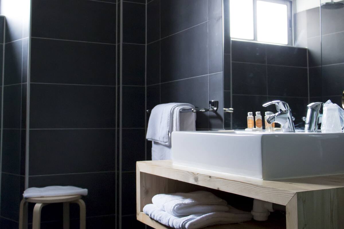 double room (grand confort) | bathroom | free toiletries, hair dryer, towels