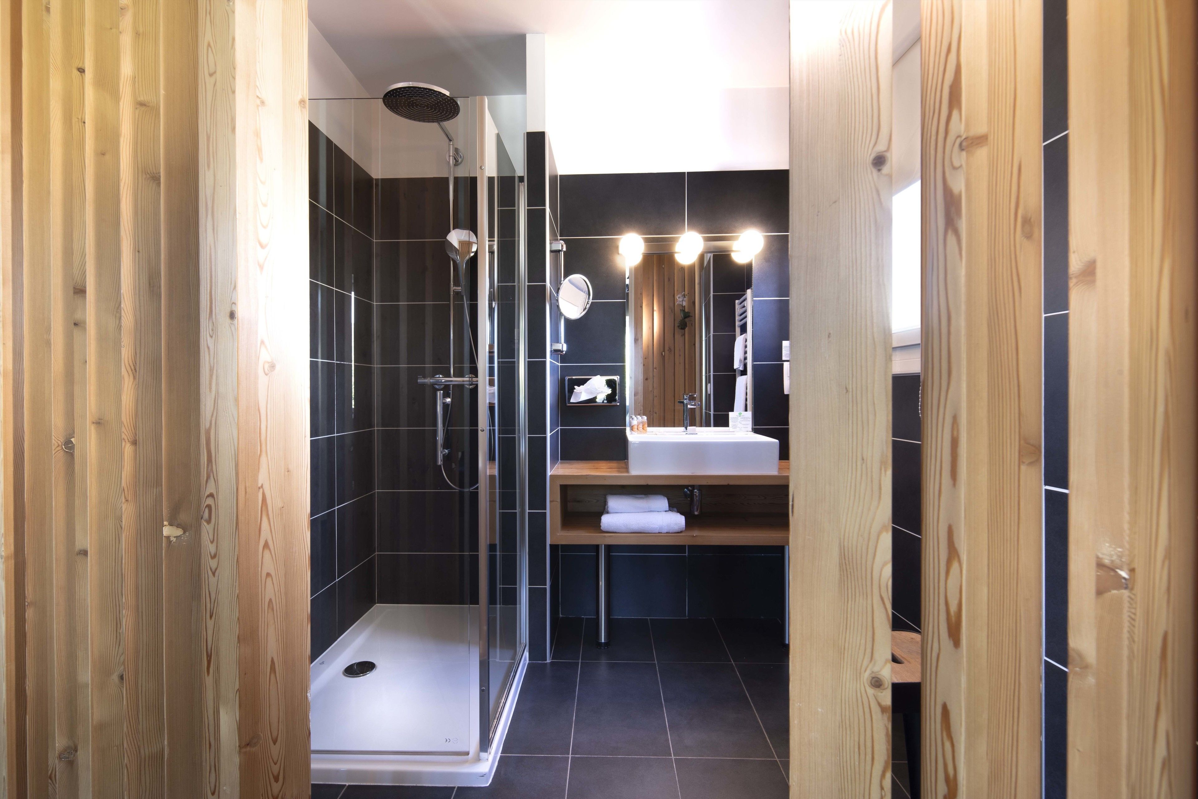 luxury suite | bathroom | free toiletries, hair dryer, towels