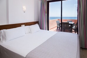 Down duvets, individually decorated, desk, blackout curtains - Don Juan Beach Resort (Manilva)