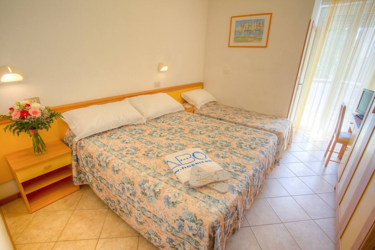 triple room | premium bedding, in-room safe, desk, blackout curtains